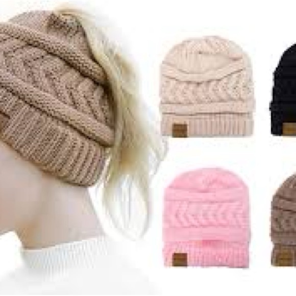 Two winter hats - Picture 4 of 4